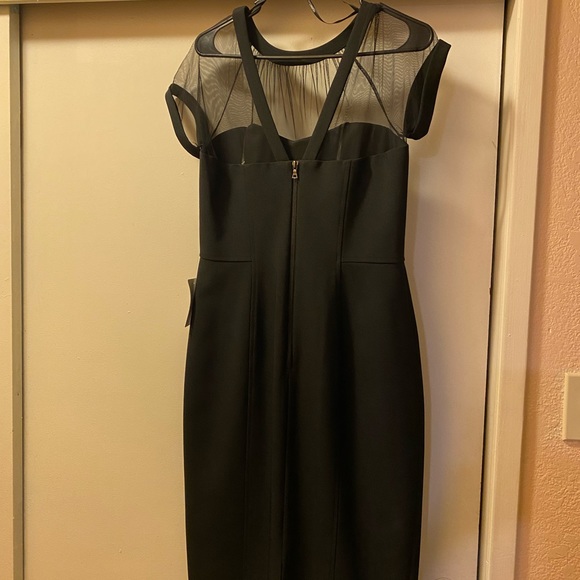 Cute little black dress made by Maggy London size 10 - Picture 2 of 2